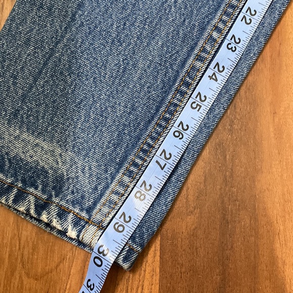 ā¢Vintageā¢Leviās⢠High Waisted Jeans - Picture 9 of 16